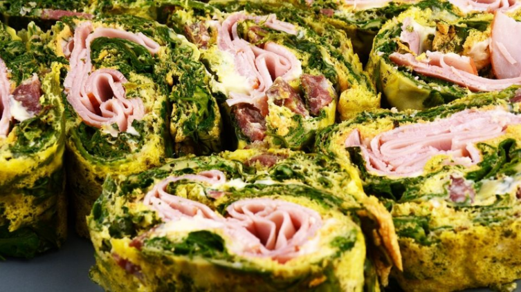 Arrollado de espinacas con jamón