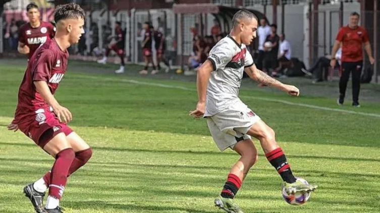 Colón no empezó bien el torneo en Reserva
