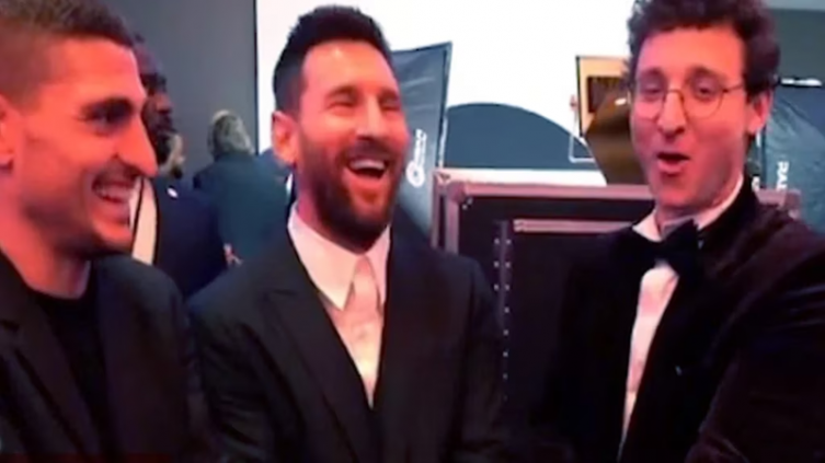 Messi con un mago y la frase en inglés que se volvió viral