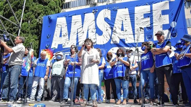 Docentes piden ser llamados a paritarias