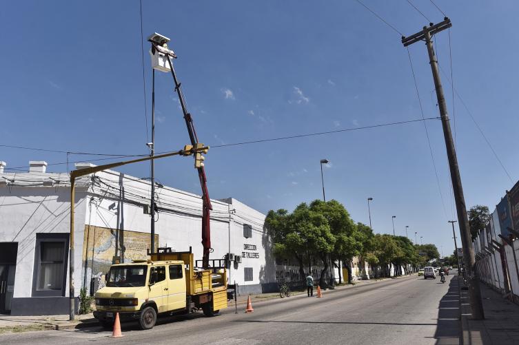 “El 65% de la ciudad ya está iluminada con tecnología led”