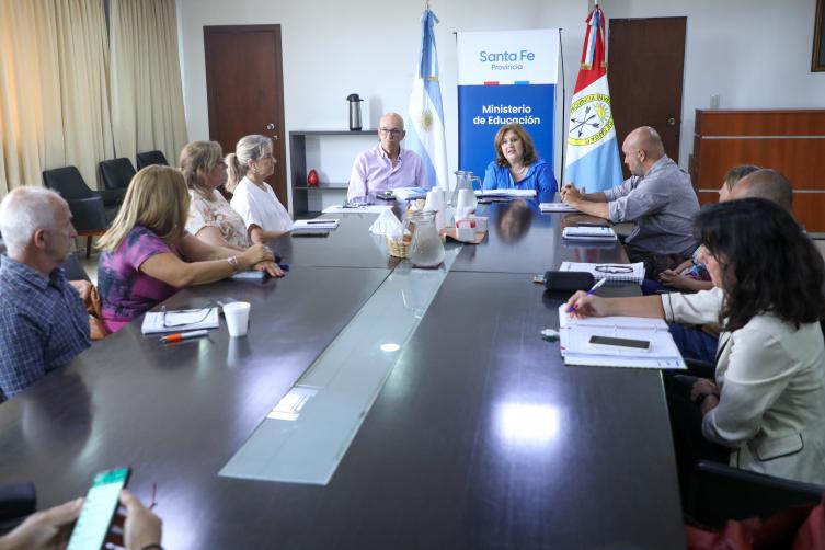 La provincia mantuvo la primera reunión paritaria técnica con los gremios docentes