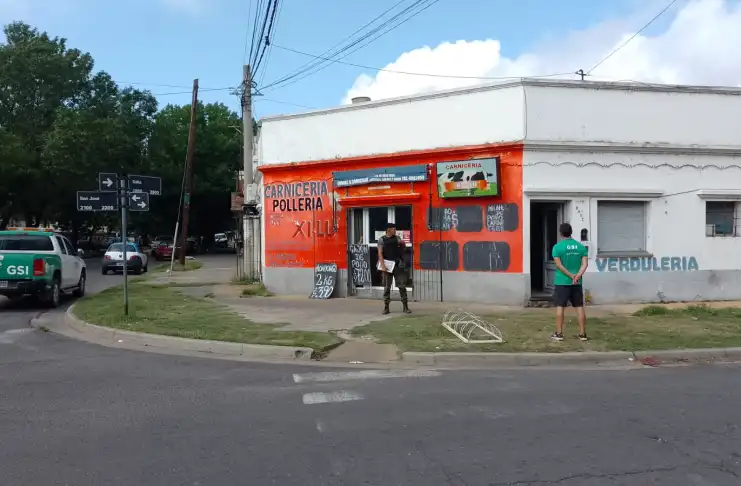 Decomisaron achuras, carne y huevos en una nueva inspección