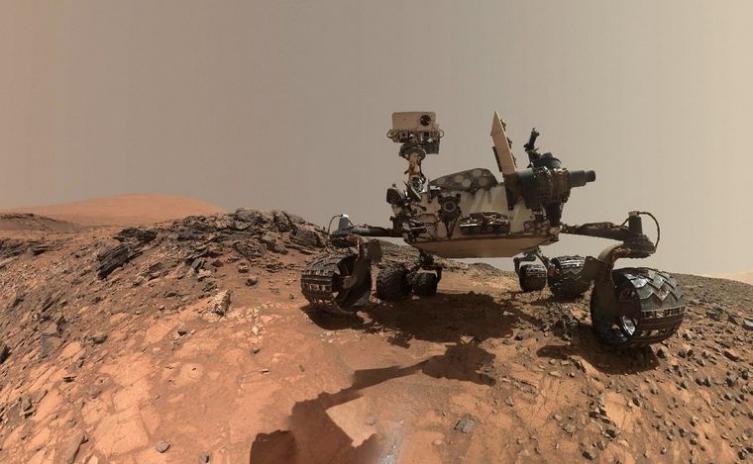 Un robot explorador de la NASA halló evidencias de un antiguo lago en Marte