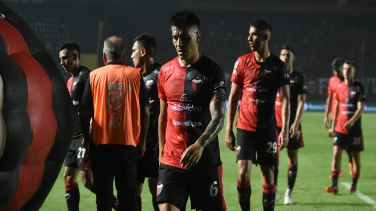 Colón fue más de lo mismo, perdió ante Sarmiento 2 a 0 en El Brigadier