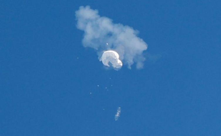 Estados Unidos derribó un objeto que volaba a gran altura sobre Alaska