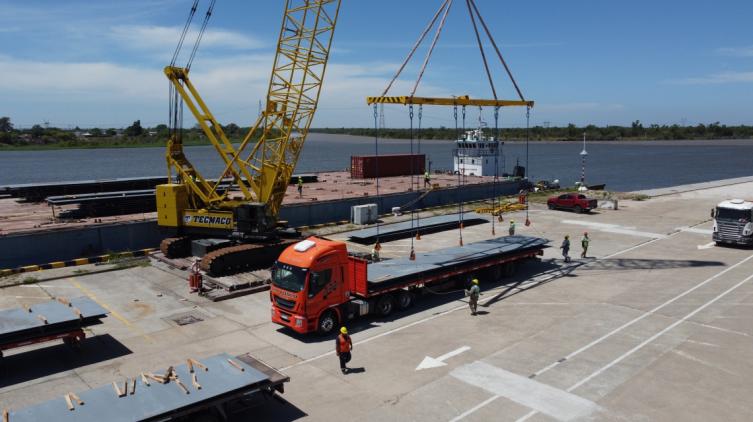 Intensa actividad del Puerto de Santa Fe en todas sus terminales portuarias