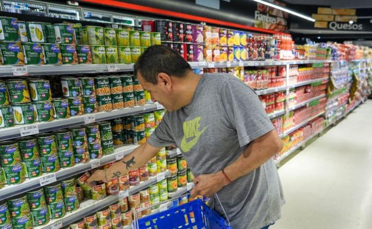 La inflación de enero fue del 6% y acumula 98,8% en los últimos doce meses