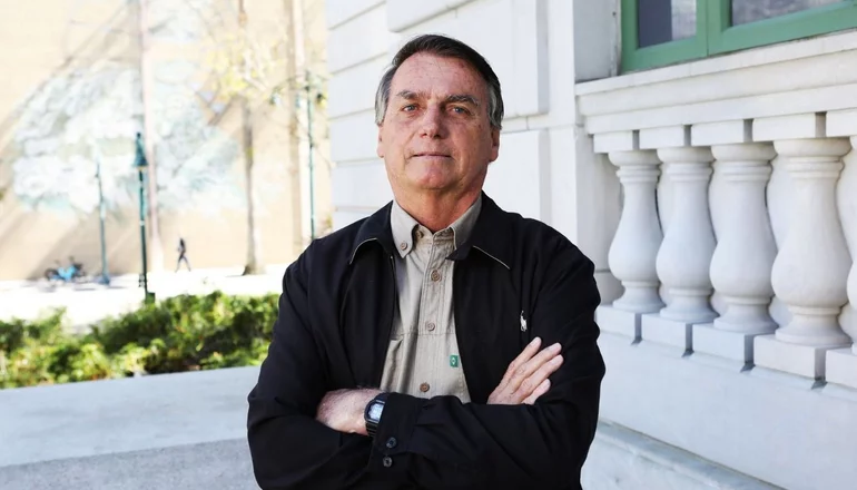 Bolsonaro dijo que regresará a Brasil en marzo para liderar a la derecha