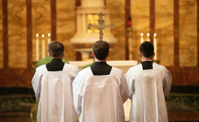Más de 100 sacerdotes sospechosos de abuso siguen activos en la Iglesia Católica de Portugal