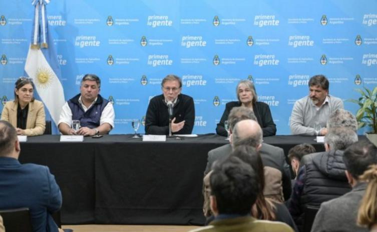 Gripe aviar: el Gobierno se reúne hoy con el Senasa para sumar medidas