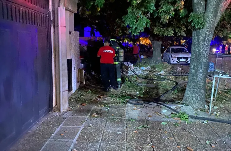 Gran explosión y fuego en una vivienda tras una fuga de gas