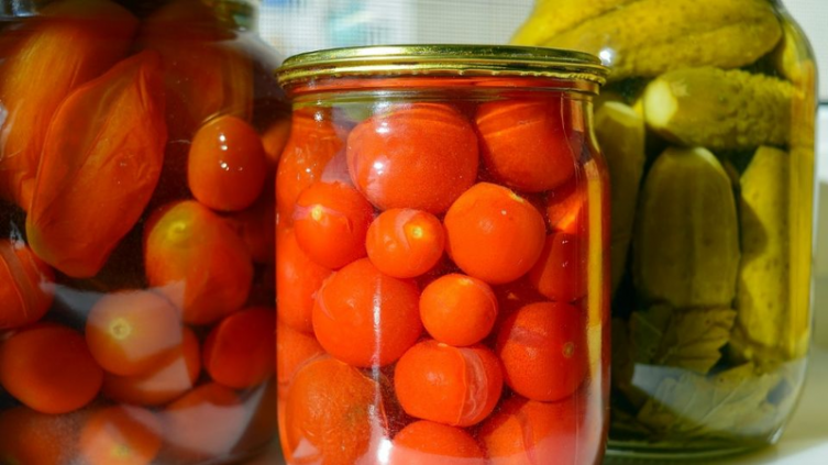 Tomatitos cherry encurtidos