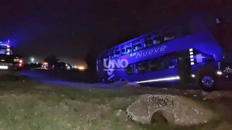 Volcó un colectivo con jubilados  