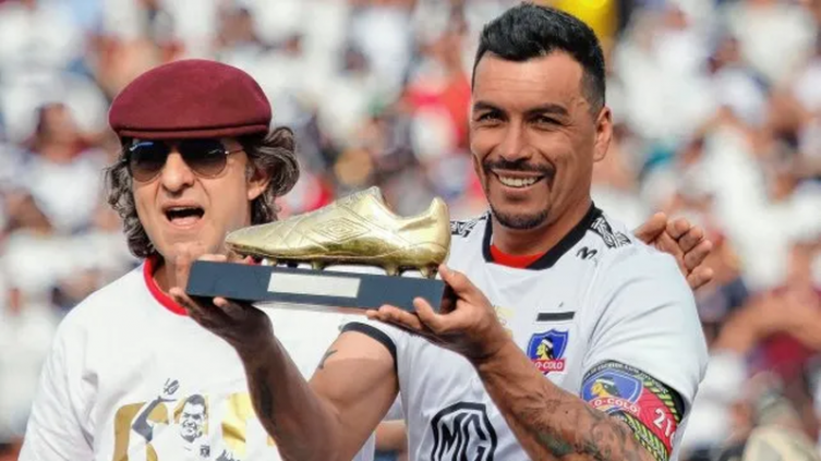 Esteban Paredes confirmó el amistoso ante Colón