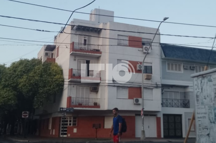 Robaron un departamento en un segundo piso