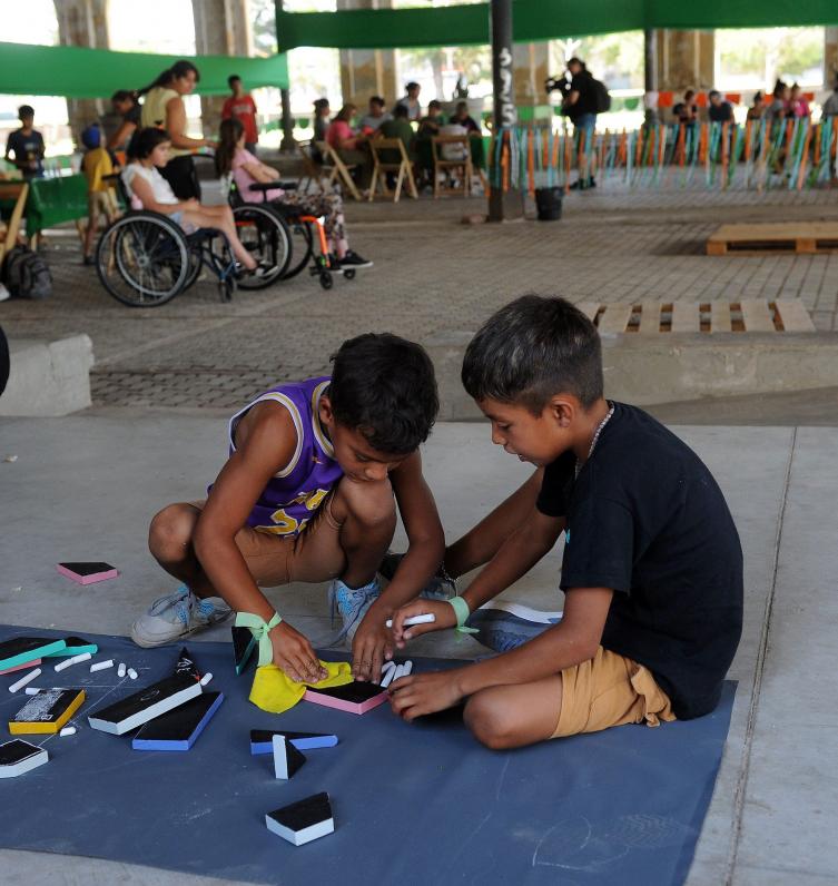 La Municipalidad organizó una nueva tarde de juegos en la Estación Mitre