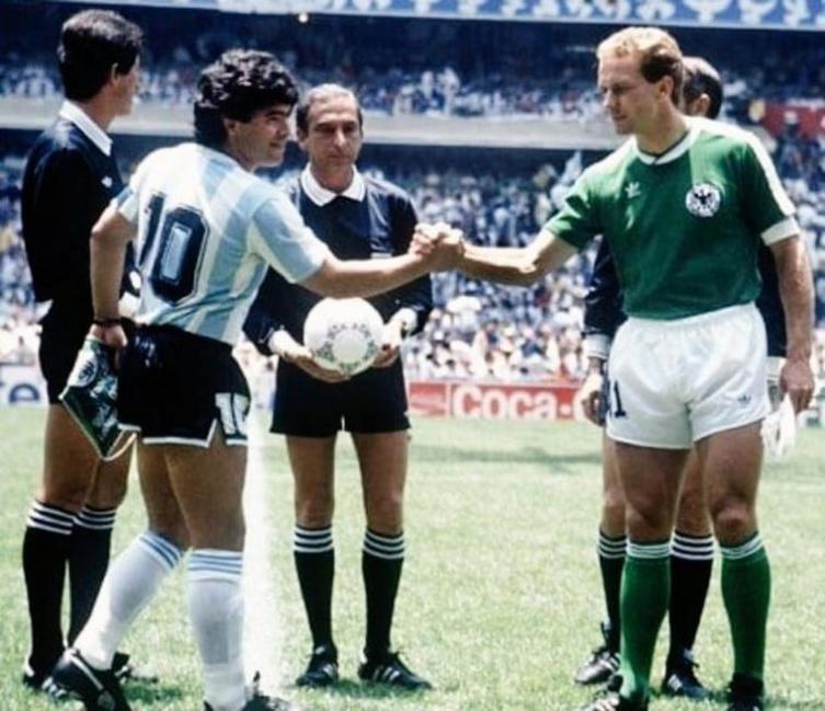 Murió el legendario árbitro brasileño que dirigió la final de México 1986 donde se consagró Maradona