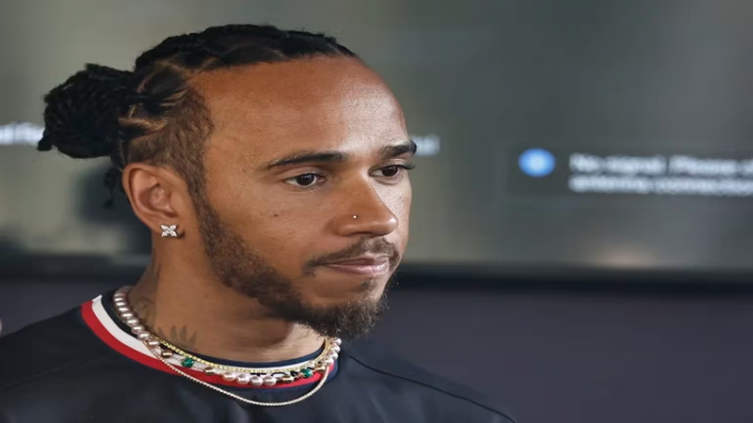 Lewis Hamilton criticó a Mercedes