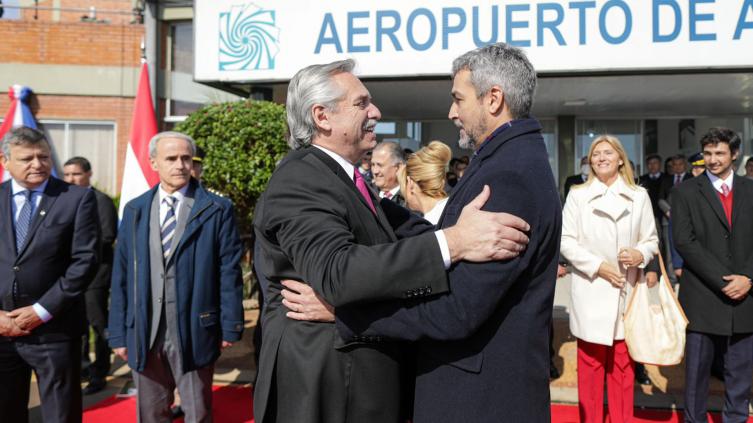 Alberto Fernández y su par paraguayo acordaron fortalecer relaciones