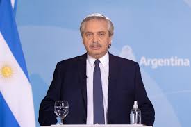 Alberto Fernández fue trasladado a un sanatorio por un fuerte dolor en la espalda