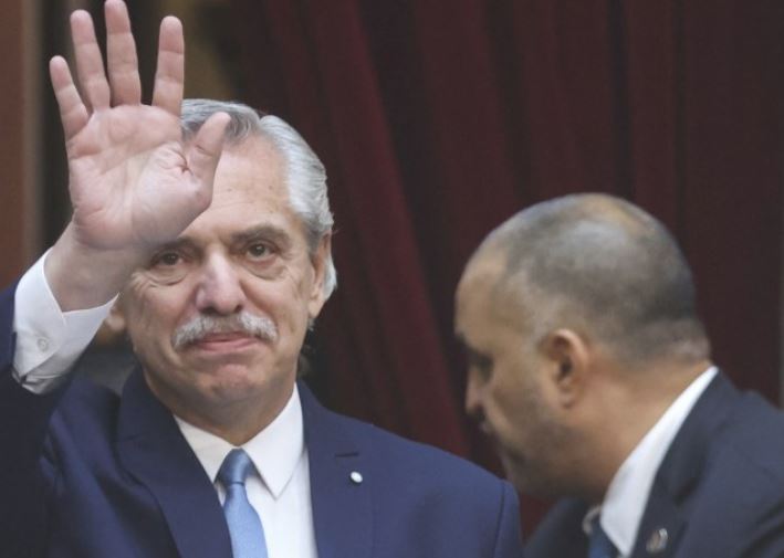 Alberto Fernández será operado el viernes por la hernia de disco