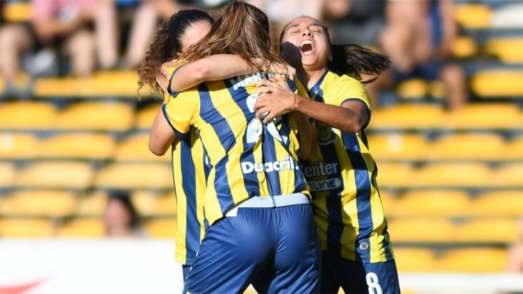 Fútbol femenino: Rosario Central goleó a River