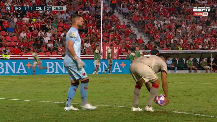 Colón entregó el partido y se conformó con un empate ante Independiente