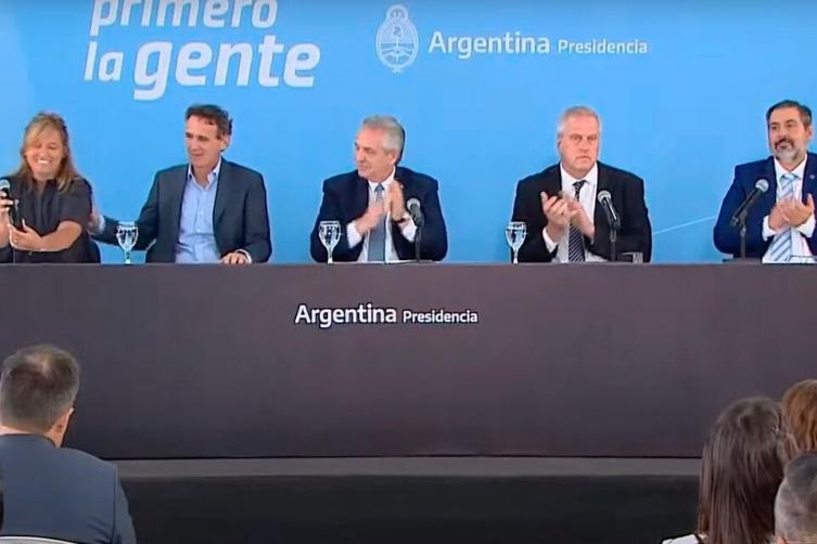 Alberto Fernández: 