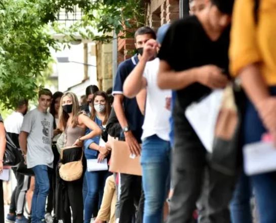 El desempleo bajó al 6,3% en el cuarto trimestre de 2022