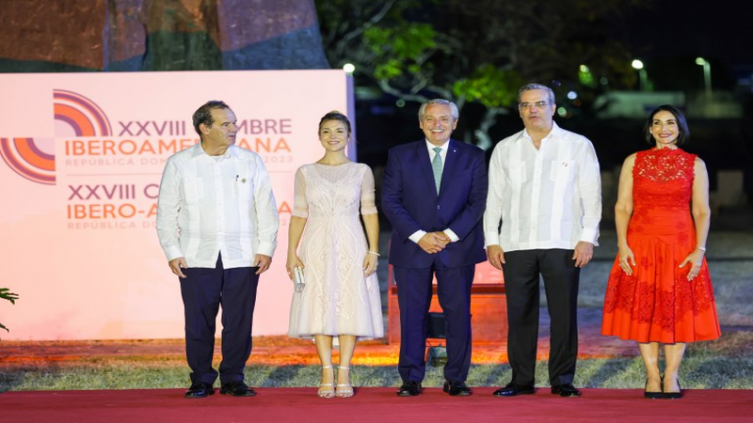 Cumbre Iberoamericana: Fernández llegó a Santo Domingo