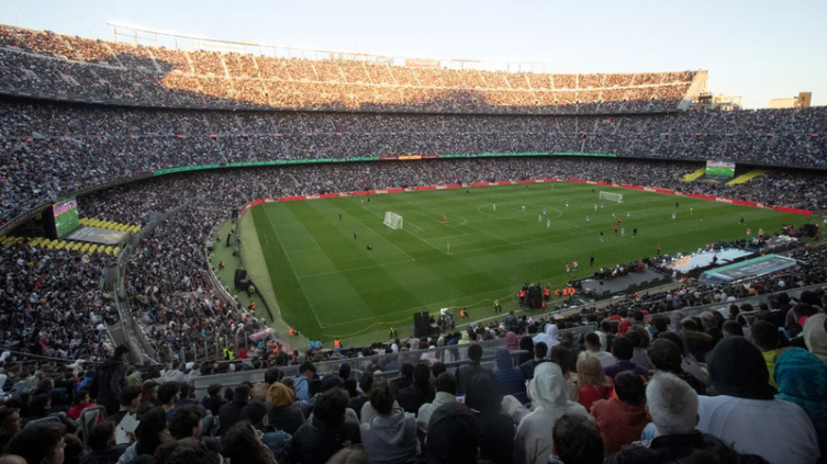 El Camp Nou pidió por la vuelta de Lionel Messi al Barcelona