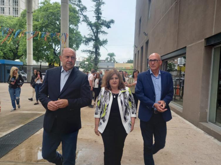 Víctor Debloc asumió como ministro de Educación de la provincia