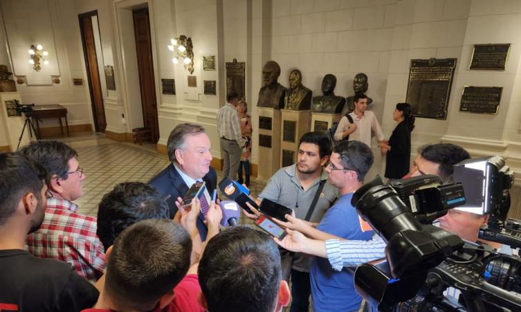 Senadores de la UCR piden adhesión a la Ley Nacional de Narcomenudeo