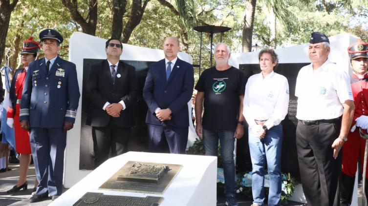 Perotti encabezó el acto en Reconquista por el Día del Veterano y de los Caídos en Malvinas