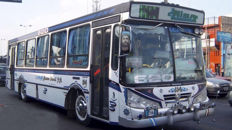 Paro de colectivos en zona oeste bonaerense por el crimen de un chofer