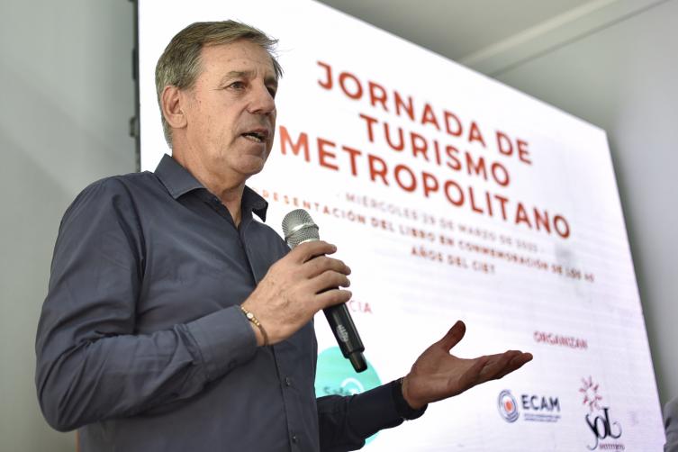 Jatón firmó convenios para potenciar el turismo en el Área Metropolitana