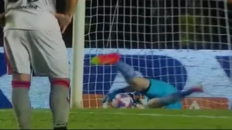 Colón falló su tercer penal consecutivo