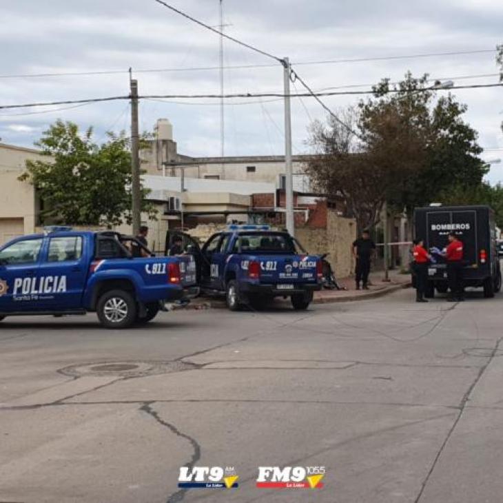 Un móvil policial en contramano chocó y mató a un motociclista