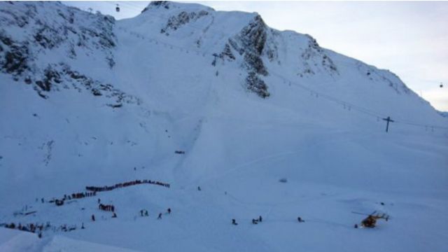 Ascienden a seis los muertos por una avalancha en un glaciar de los Alpes franceses  