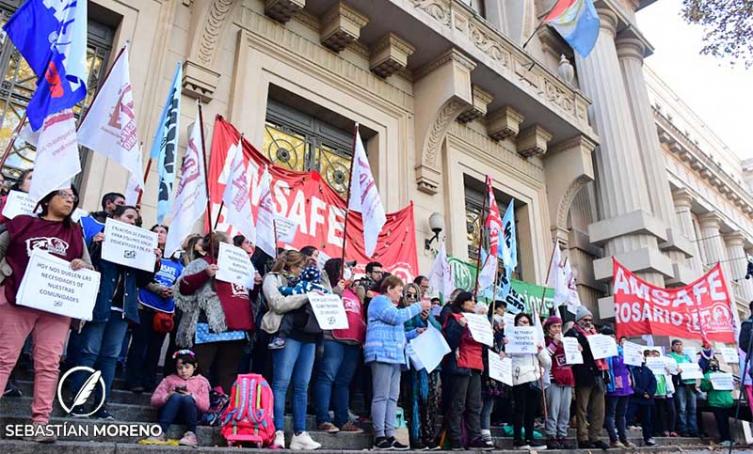 Docentes desobligan a los alumnos y marchan por las balaceras a escuelas