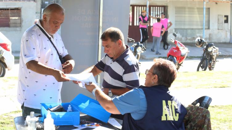 Santa Fe Más Cerca: el operativo interministerial está en barrio Barranquitas 