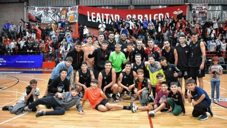 Colón empató la serie con Libertad y se define este domingo