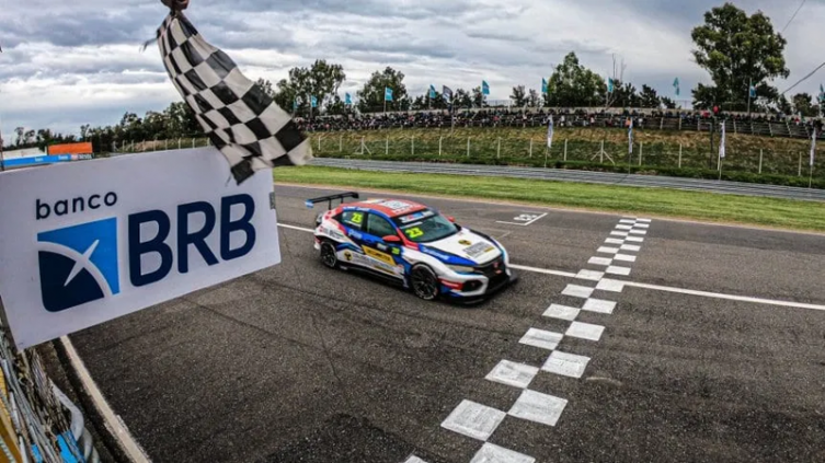 TCR South America en Rosario: doblete de Montenegro 