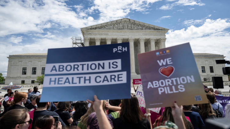 La Corte Suprema de EEUU garantiza el acceso a píldora abortiva 