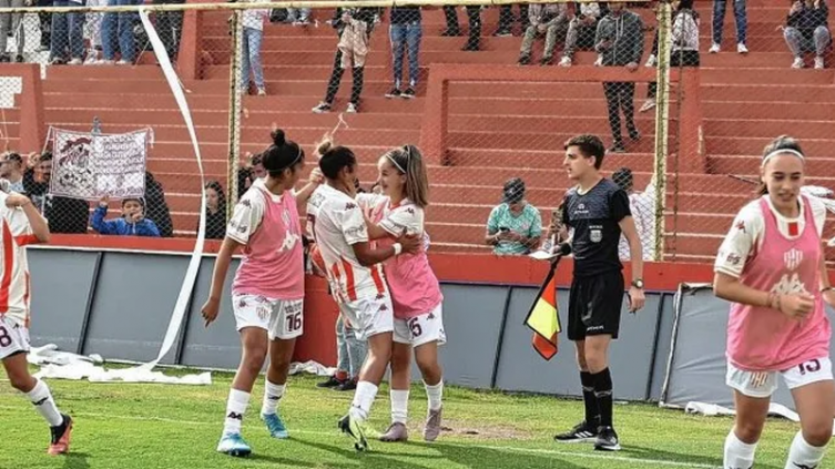 Las jugadoras de Unión derrotaron a Estrella del Sur