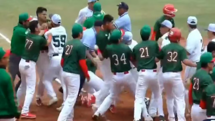 Mundial Sub 23 de sóftbol: batalla campal entre Argentina y México