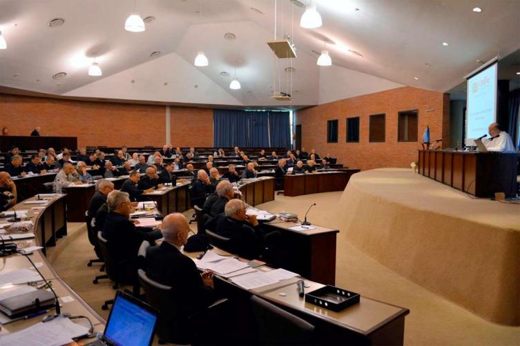 La Iglesia instó a 