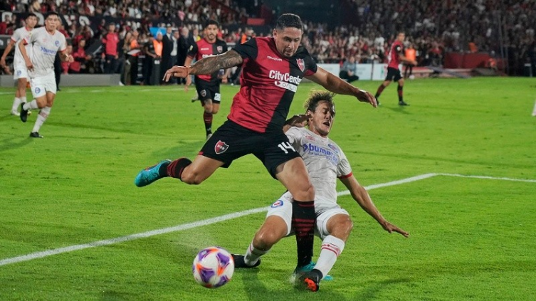 Newell's y Argentinos empataron sin goles en el Coloso