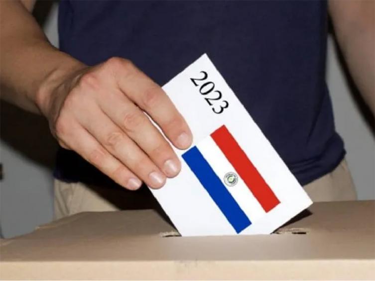 Paraguay elige presidente en una reñida contienda electoral